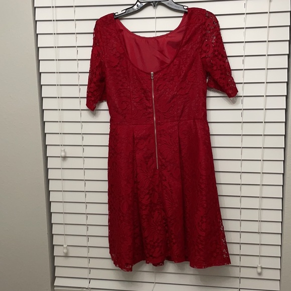 Danny and Nicole brand new beautiful red dress - Picture 2 of 3